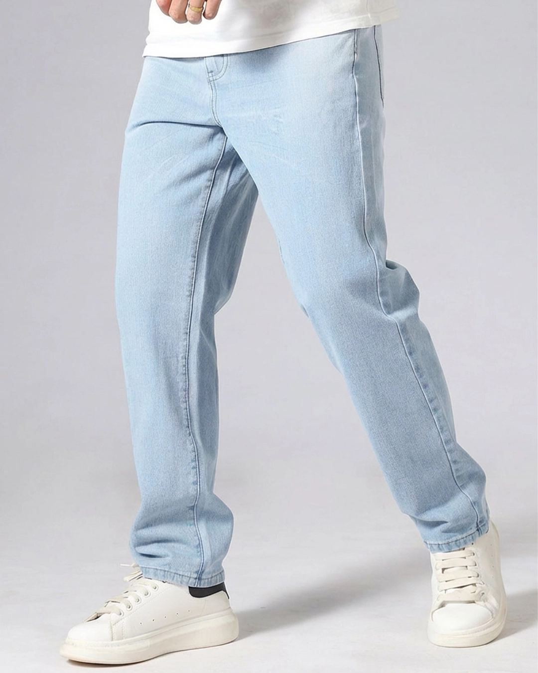 Light Wash Blue Jeans – Regular Fit